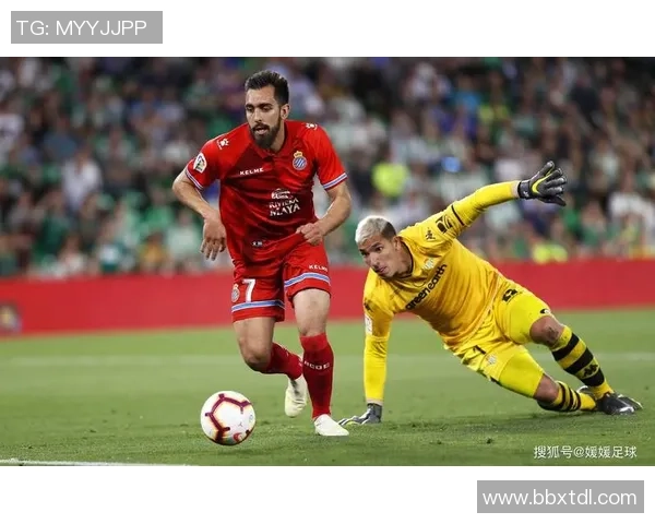 球星足球壁纸精选呈现感受足坛魅力与激情的精彩瞬间