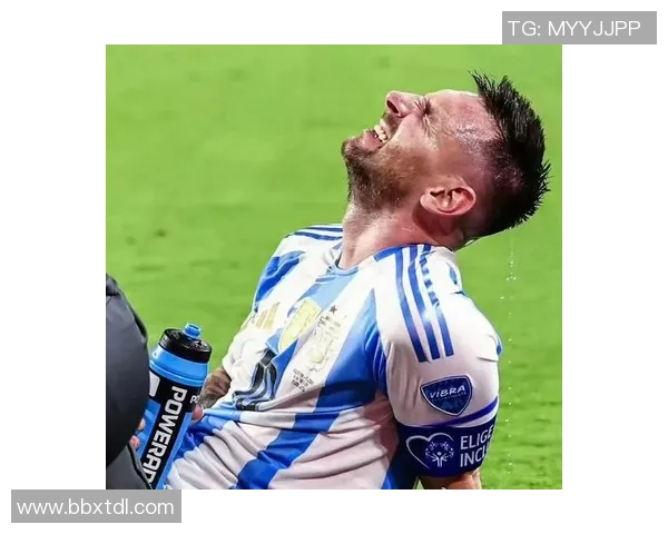 足球巨星伤痛瞬间集锦 揭示背后不为人知的拼搏与坚持 足球巨星伤痛瞬间集锦 揭示背后不为人知的拼搏与坚持